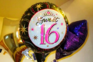 Happy Birthday, Sweet Sixteen! | ©Nike Chillemi/Pixabay | Cantus Theaterverlag